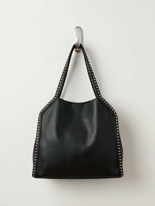 Bolso Tote Negro con Tachuelas Plateadas