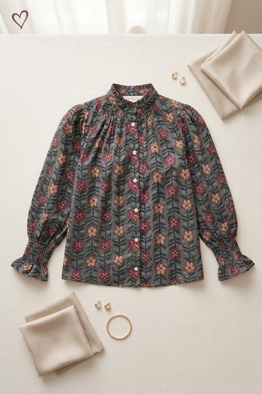 Blusa Floral Romántica Verde con Cuello Fruncido